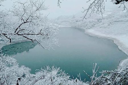 Laguna de Yala con nieve